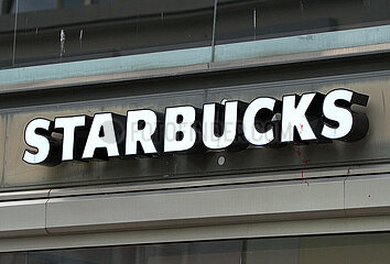 Starbucks Firmenschild in Kiel