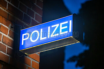 Polizeischild in Kiel