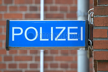 Polizeischild in Kiel
