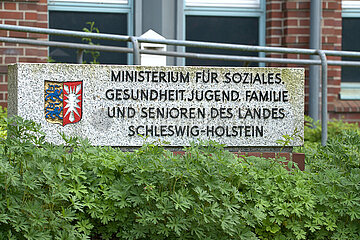 Schild des Sozialministeriums in Kiel