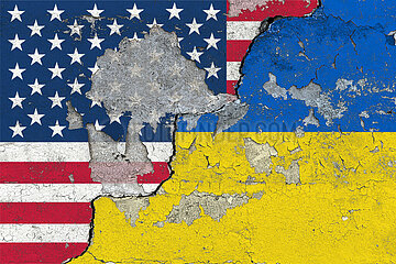 USA - Ukraine Flaggen - Abgeplatzte Farbe