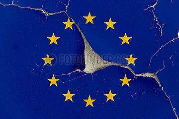 EU Flagge auf einer Wand mit abgeplatzter Farbe