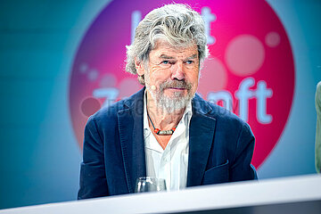 Reinhold Messner - live auf der Bühne bei der dm Zukunftswoche