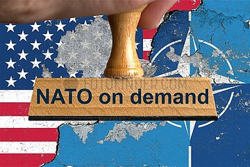 Symbolischer Stempel NATO on demand