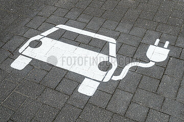 Piktogramm auf einem E-Parkplatz