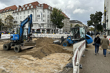 Berlin  Deutschland  Strassenbauarbeiten auf dem Kaiserdamm