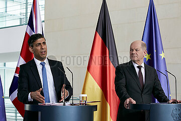 Berlin  Deutschland - Rishi Sunak und Olaf Scholz bei der gemeinsamen Pressekonferenz im Kanzleramt.