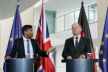 Berlin  Deutschland - Rishi Sunak und Olaf Scholz bei der gemeinsamen Pressekonferenz im Kanzleramt.