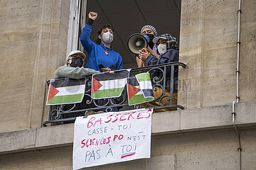 Für Palästina: Studierende besetzen Sciences Po in Paris