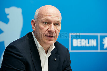 Berlin  Deutschland - Der Regierende Buergermeister von Berlin Kai Wegner bei der Senatspressekonferenz im Roten Rathaus.