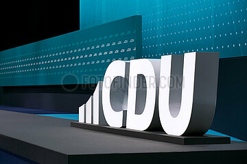 Berlin  Deutschland - Das Logo der CDU in 3D Buchstaben auf der Buehne des Bundesparteitags in Berlin.