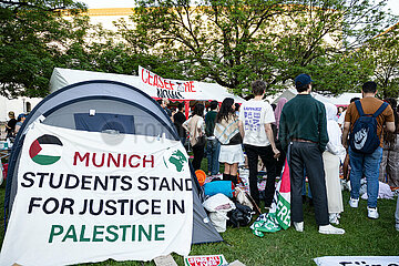 Palästina Camp vor der LMU und Gegenprotest in München