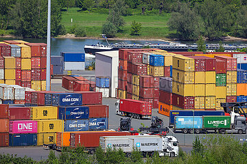 Hafen Duisburg  intermodales Containerterminal  Ruhrgebiet  Nordrhein-Westfalen  Deutschland