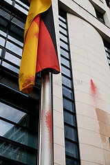 Schmierereien am Willy-Brandt-Haus werden entfernt