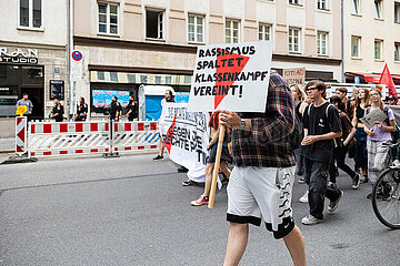 Zur Europawahl: Protest gegen Rechtsextremismus in München