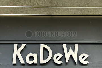 Berlin  Deutschland  Schriftzug des Warenhauses KaDeWe
