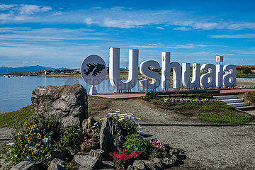 Schriftzug USHUAIA  Hafen  Beagle-Kanal  Ushuaia  Feuerland  Argentinien