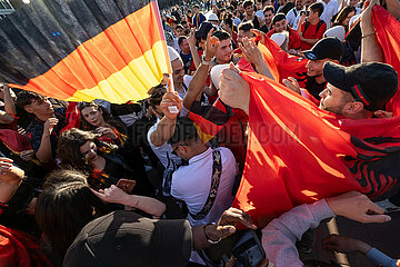 Deutschland  Hamburg - albanische Imigranten feiern am Heiligengeistfeld das Remis Albaniens bei der UEFAEURO2024 gegen Kroatien