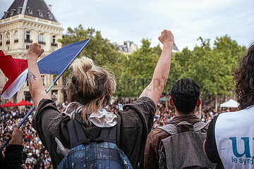 Feier am Place de la Republique zum Wahlsieg der Front Populaire in Frankreich