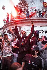 Feier am Place de la Republique zum Wahlsieg der Front Populaire in Frankreich