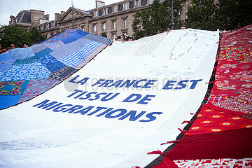 Feier am Place de la Republique zum Wahlsieg der Front Populaire in Frankreich