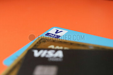 Kreditkarten-Nachfrage sinkt - Debitkarten auf dem Vormarsch