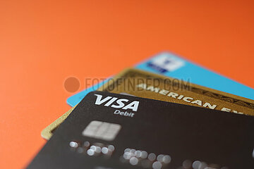 Kreditkarten-Nachfrage sinkt - Debitkarten auf dem Vormarsch