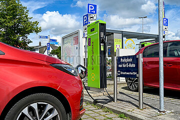 E-Parkplatz fuer Elektroautos in Schleswig