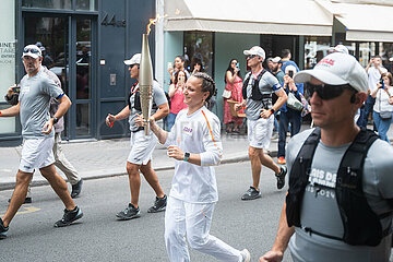 Fackellauf mit dem Olympischen Feuer druch Paris