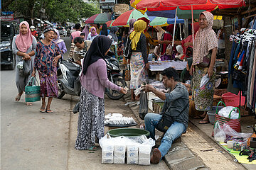 Kuta  Indonesien  Verkauf auf einem Wochenmarkt