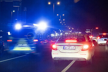 Berlin  Deutschland  Polizeiauto im Einsatz auf der A100