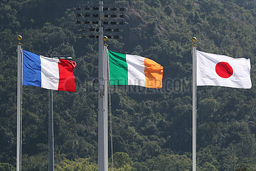 Hong Kong  China  Nationalfahnen von Frankreich  der Republik Irland und Japan