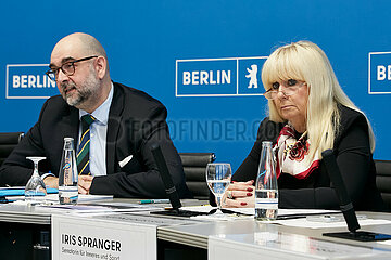 Berlin  Deutschland - Michael Fischer und Iris Spranger bei der Vorstellung des Verfassungsschutzberichts 2023 im Roten Rathaus.