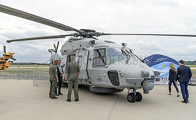 Helicopter NH90 NTH Sea Lion
