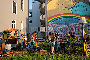 Deutschland  Bremen - Nachbarschaftsprojekt Rotkaeppchens Garten im Steintor (in Bremen genannt Viertel)