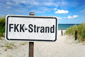 Symbolisches Schild FKK-Strand