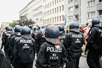 Internationalistische Pride Demo in Berlin