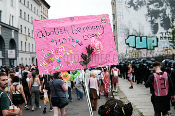 Internationalistische Pride Demo in Berlin