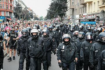 Internationalistische Pride Demo in Berlin