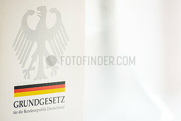 Deutschland  Bremen - Buchveroeffentlichung Grundgesetz fuer die Bundesrepublik Deutschland