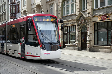 Erfurt  Deutschland  Strassenbahn der Linie 3 in der Bahnhofstrasse