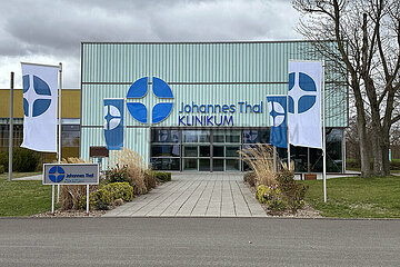 Erfurt  Deutschland  Kulisse des Johannes-Thal-Klinikum aus der Serie In aller Freundschaft - die jungen Aerzte auf dem Gelaende des KinderMedienZentrums