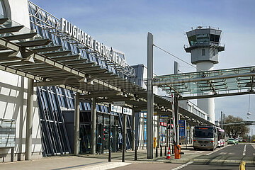 Erfurt  Deutschland  Terminal und Tower des Flughafen Erfurt-Weimar