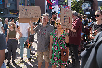 Demonstration gegen die Eröffnung des ersten AfD Büro in München