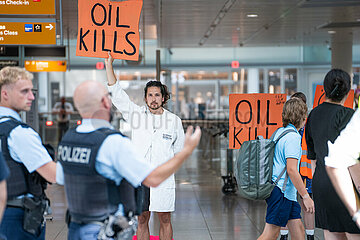 Protest der Letzten Generation am Flughafen München