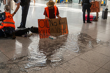 Protest der Letzten Generation am Flughafen München