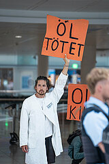 Protest der Letzten Generation am Flughafen München