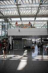 Protest der Letzten Generation am Flughafen München