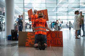 Protest der Letzten Generation am Flughafen München