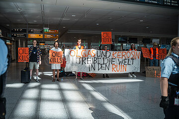 Protest der Letzten Generation am Flughafen München